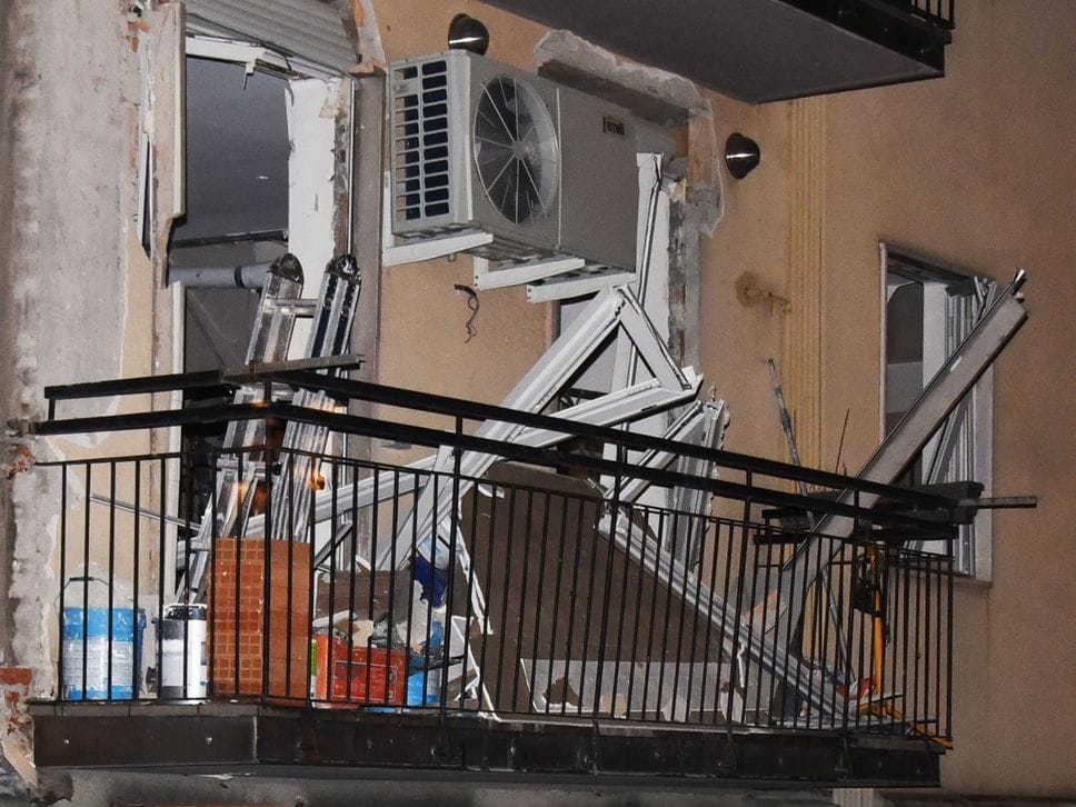 Esplosione a Bergamo, una ventina fuori casa. Gli sfollati ospitati in hotel