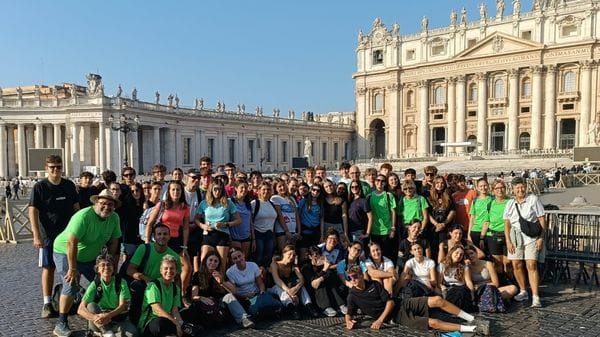 Fatica e stupore sulla Via Francigena con i saluti del Papa