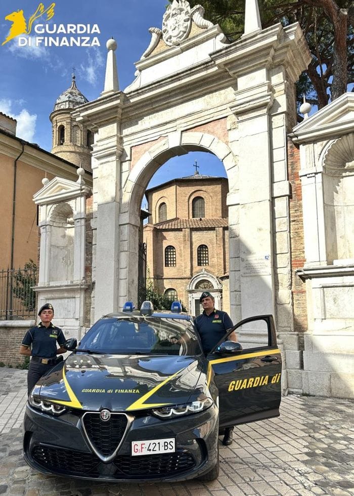 Frodi fiscali e riciclaggio, coinvolta anche la Bergamasca: sequestri per 37 milioni - Foto e video