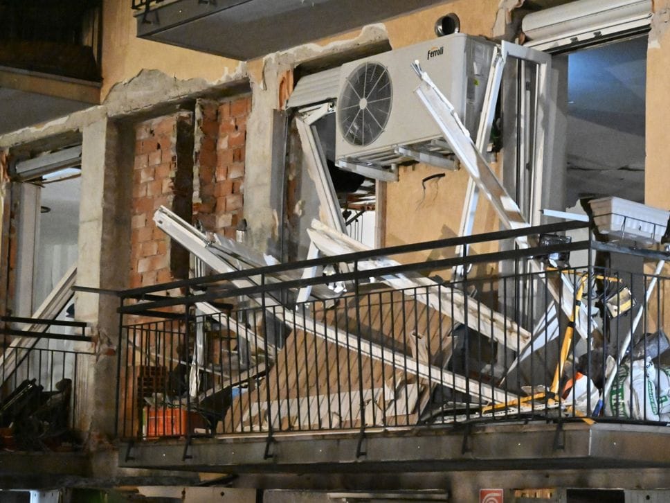 L’esplosione di via Longo a Bergamo: «Boato come in guerra, urla e vetri ovunque»