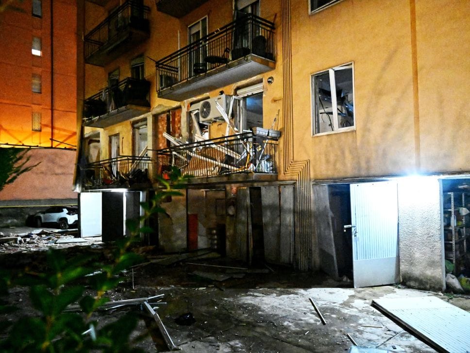 L’esplosione di via Longo a Bergamo: «Boato come in guerra, urla e vetri ovunque»