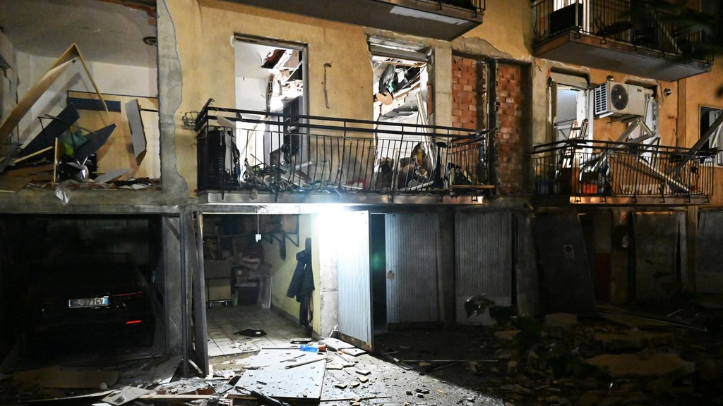 L’esplosione in via Longo a Bergamo, la galleria fotografica
