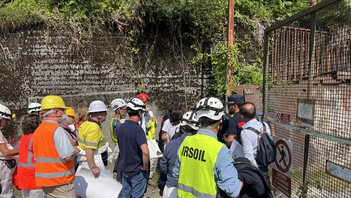 https://storage.ecodibergamo.it/media/photologue/2026/10/6/photos/cache/uranio-a-novazza-mike-pompeo-alla-guida-del-consiglio-di-reveille-resources_73d2bc40-c185-11f1-a31f-b7d0bf99ca0c_1920_1080_v3_large_16_9.jpeg