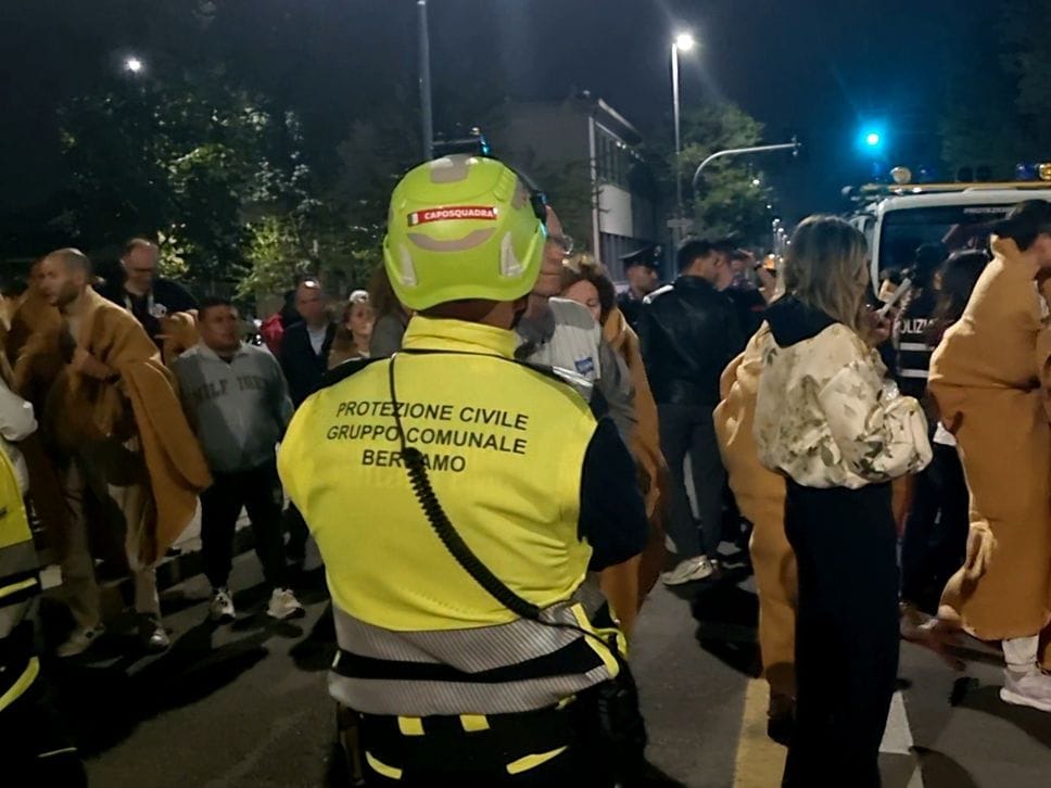 Via Longo, il portinaio cerca la fuga di gas fino all’esplosione: «Il muro gli ha salvato la vita» 