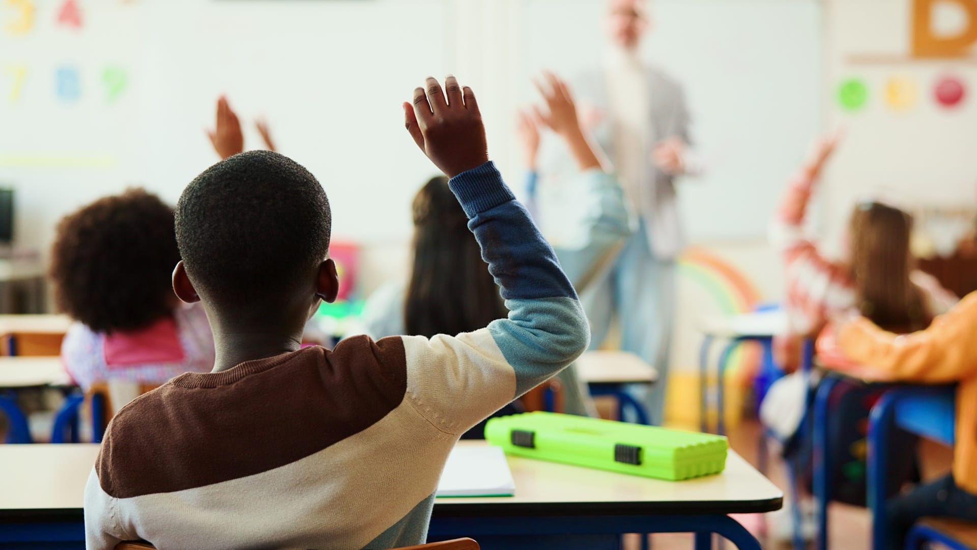 ho chiesto a mio figlio quanti compagni stranieri ci sono nella sua classe da Ecodibergamo.it ho chiesto a mio figlio quanti compagni stranieri ci sono nella sua classe