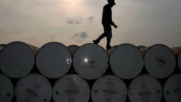 Aie, 'pronti a rilasciare ulteriori riserve strategiche di carburante'