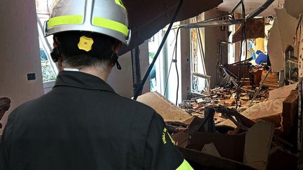 Esplosione, il tubo del gas è stato svitato: accanto trovata una pinza