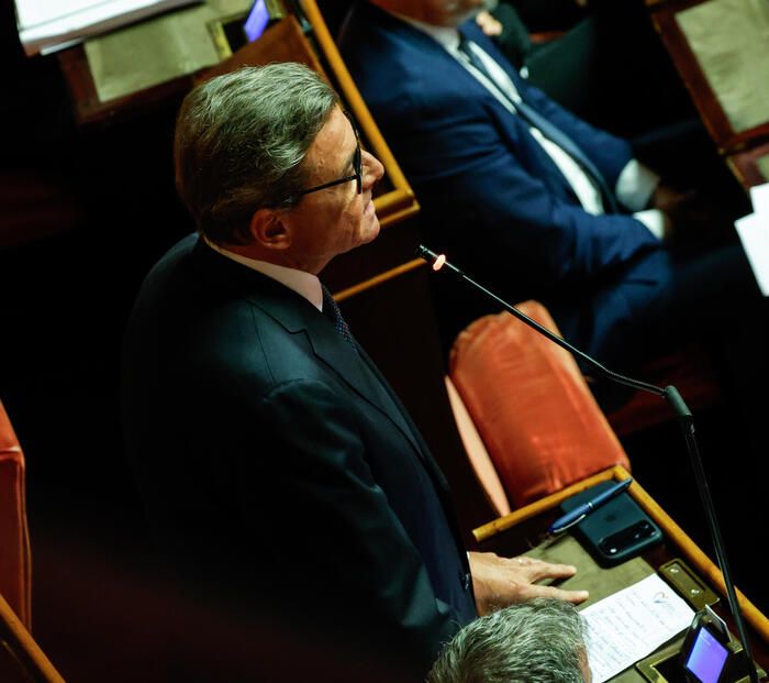 Calenda, 'denunceremo Enel, A2A e Edison ad Antitrust e pm'