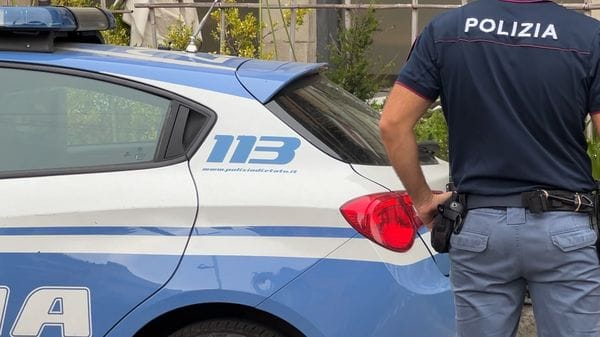 Compra un’auto da 39mila euro con documenti falsi: arrestato dopo una fuga