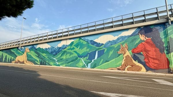 Rondò della Valli, già imbrattato il nuovo murale delle Orobie di Lidia Cao