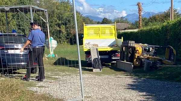 Filago, imprenditore edile di 62 anni muore schiacciato da un mini escavatore