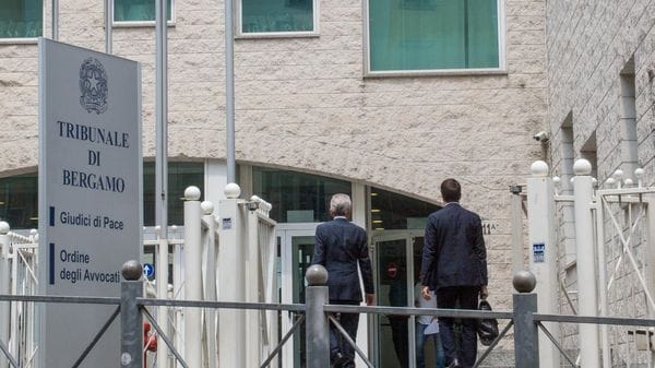 Il trapper a processo per violenza sessuale: in aula nega tutto