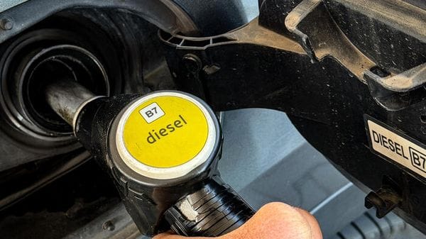 Mimit, prezzi benzina e gasolio in leggero calo, 2,035 e 2,258 euro