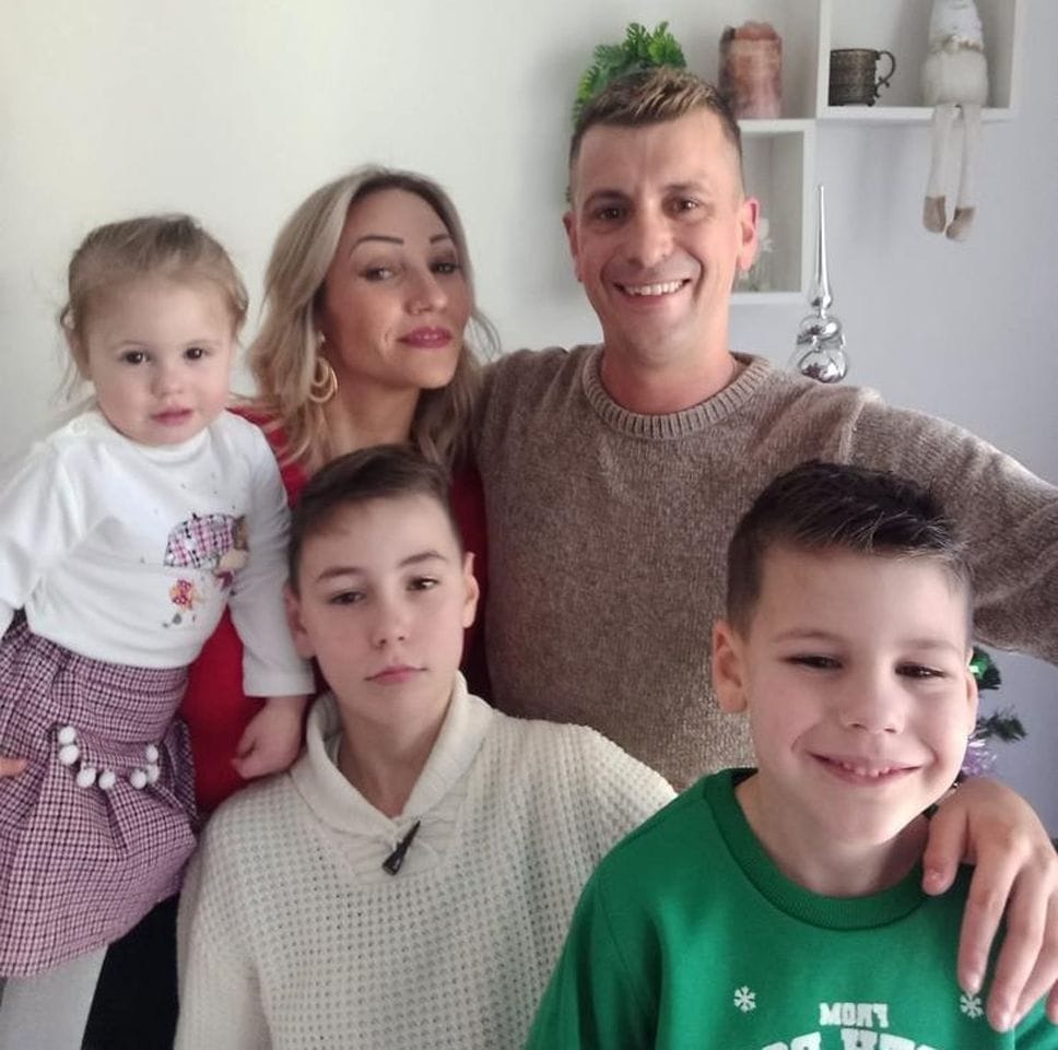 La famiglia Bombardieri con i tre figli