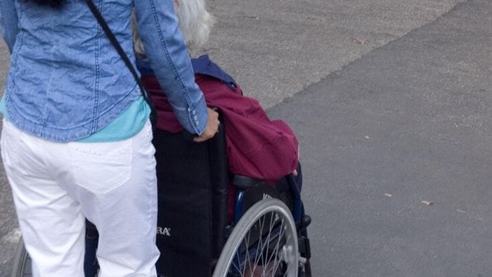 Anziana fragile sfruttata: sequestro da 1,1 milioni alla nipote