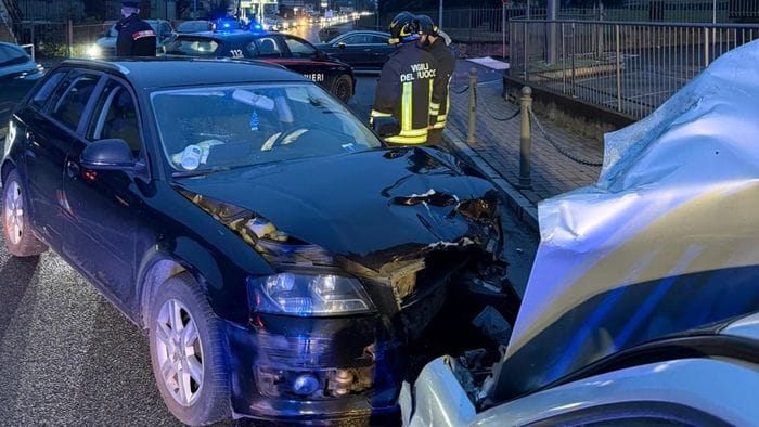 Invade la corsia opposta, schianto frontale a Endine: tre feriti tra cui un bimbo di 4 anni