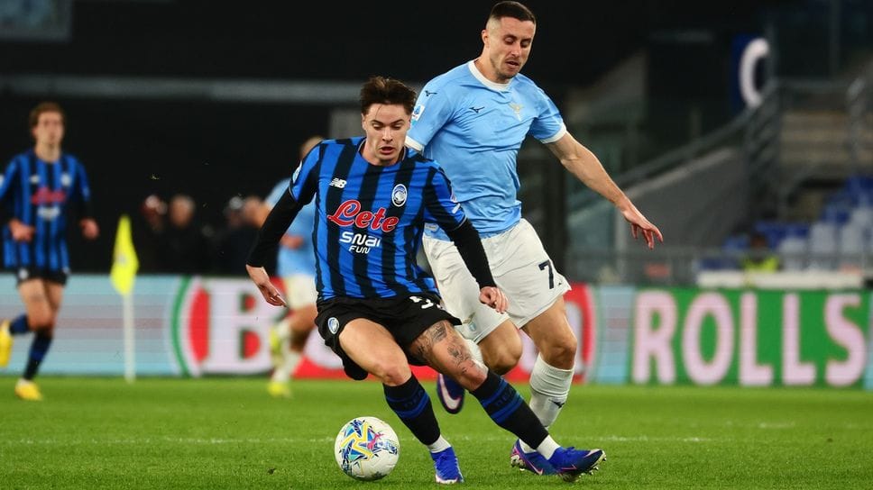 Nicola Zalewski in azione (e in gol ) contro la Lazio: l’esterno polacco è in un gran momento di forma ed è atteso dalla conferma martedì 17 a Dortmund