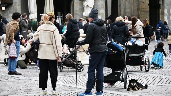 https://storage.ecodibergamo.it/media/photologue/2026/2/15/photos/cache/citta-alta-il-calo-di-abitanti-frena-lanno-scorso-sono-nati-24-bambini_b98817aa-09eb-11f1-b4f3-33b1383bcd71_1920_1080_v3_large_16_9.jpg