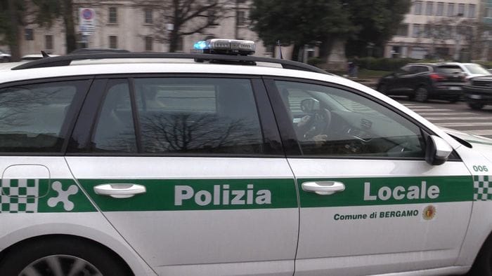 Investimento in Malpensata, 21enne in ospedale