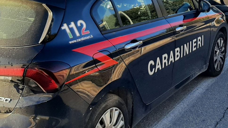 Un’auto dei carabinieri in una foto d’archivio