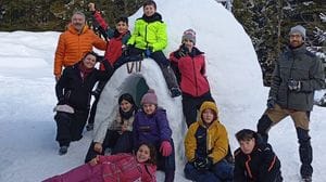 L’igloo costruito dai ragazzi  della scuola parentale di Almè