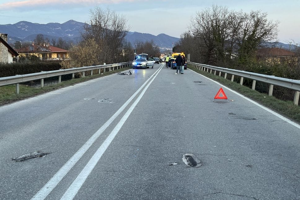 Il tratto di starda a Barzana dove è stato investito e ucciso Francesco Mazzoleni, 18enne di Palazzago