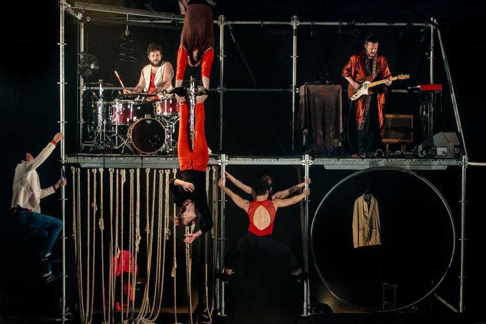 Circo Zoé al teatro Sociale di Bergamo giovedì 19 febbraio