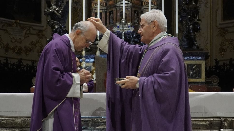 L’imposizione delle Ceneri durante la celebrazione dello scorso anno