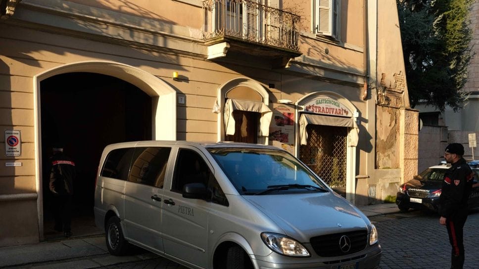 Il trasferimento del corpo del 55enne: l’autorità giudiziaria deciderà in queste ore se disporre o meno l’autopsia.