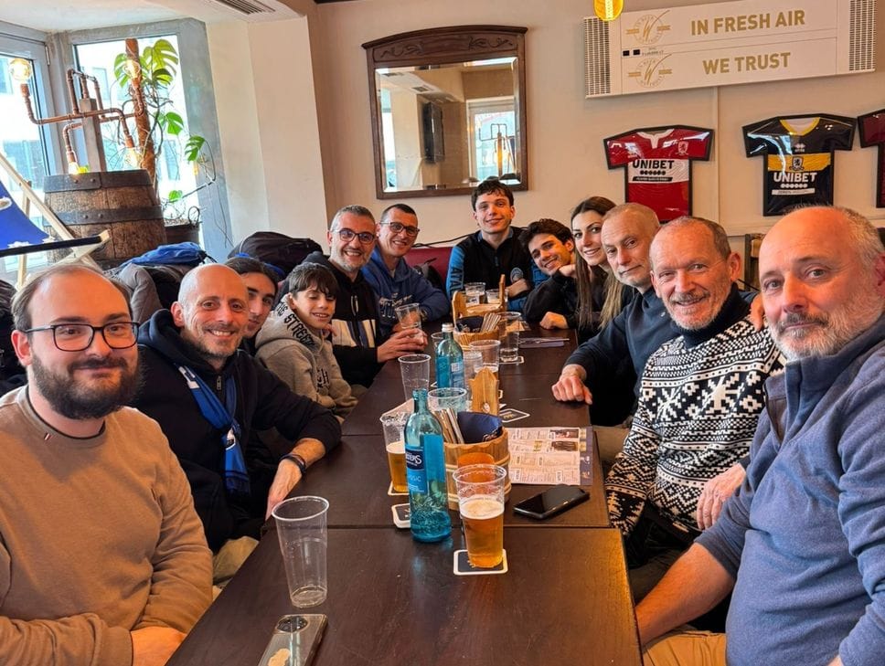 E c’è chi si scalda in un locale