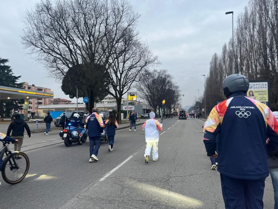 La Fiamma Olimpica in via Borgo Palazzo