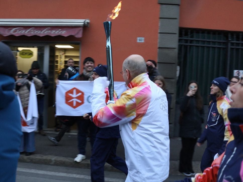 Nando Pagnoncelli, tedoforo per la pace con il Cesvi