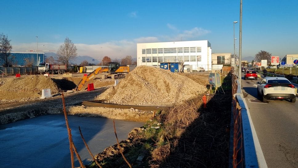 L’area di via Portico dove sorgerà presto il nuovo hotel Hampton Hilton