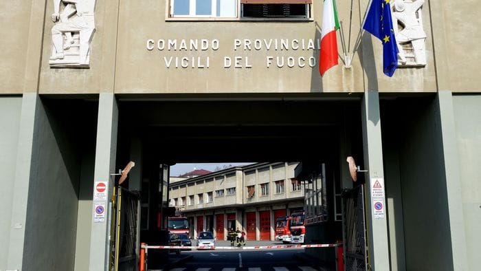 https://storage.ecodibergamo.it/media/photologue/2026/2/20/photos/cache/vigili-del-fuoco-nuovo-stato-di-agitazione-niente-mensa-a-orio-comando-a-pez_0e4ba2d8-0dc1-11f1-92e9-47fee22cc680_1920_1080_v3_large_16_9.jpg