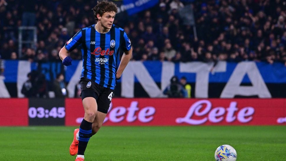 Giorgio Scalvini, qui in azione contro la Juventus in Coppa Italia: il difensore nerazzurro dovrebbe tornare tra i titolari domenica 22 febbraio contro il Napoli