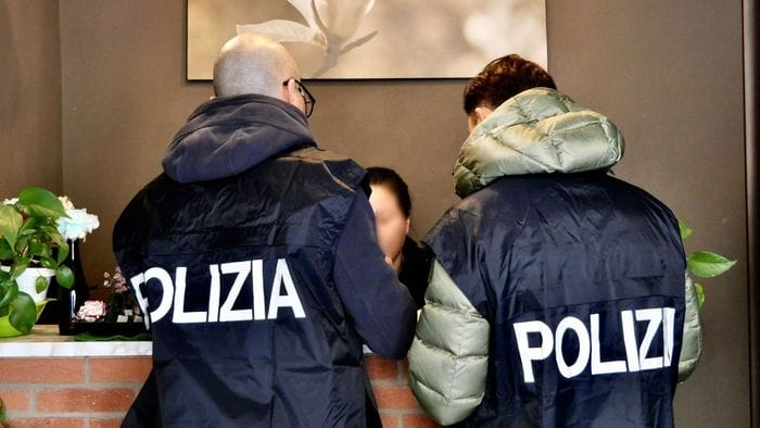 controlli in tre centri massaggi a bergamo  sanzioni per 10mila euro