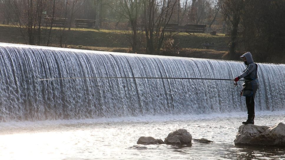 La pesca alla trota in fiumi e torrenti è consentita da un’ora prima dell’alba dell’ultima domenica di febbraio