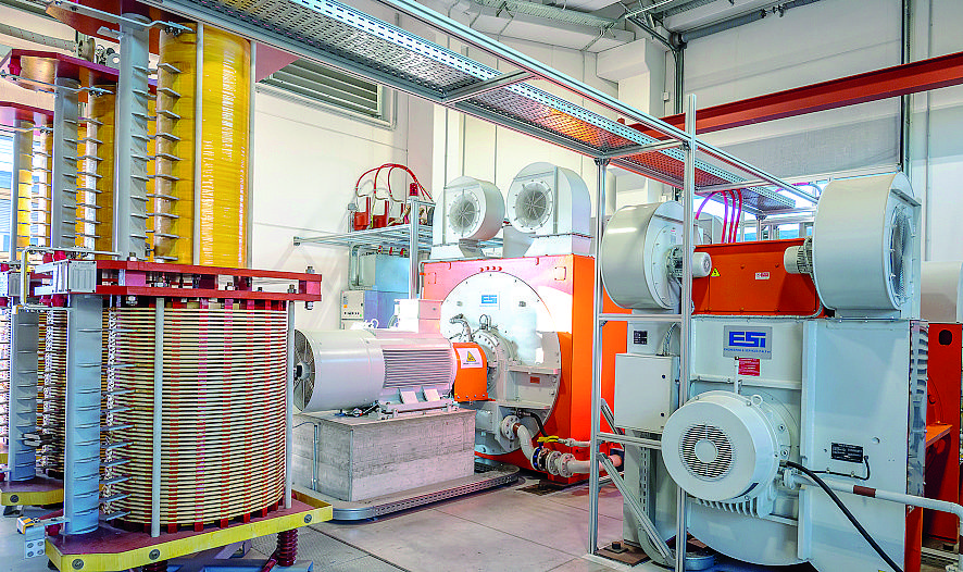 LOVATO Lab è il laboratorio di ricerca e sviluppo dell’azienda di Gorle, con impianti avanzati quali una camera anecoica, camere climatiche e alternatori per prove di corto circuito.