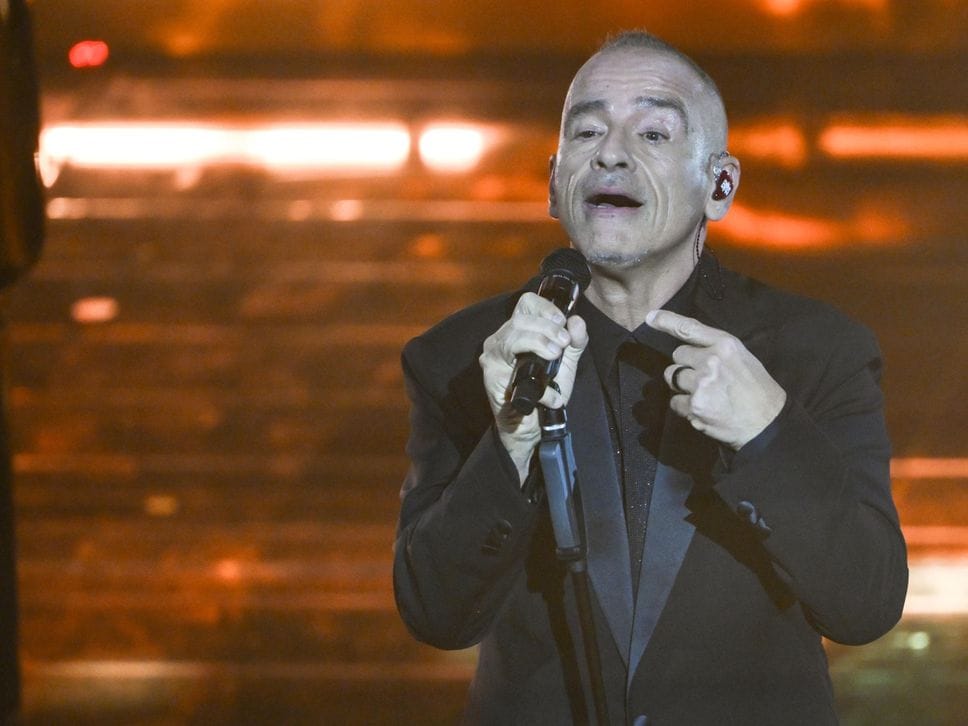 Eros Ramazzotti canta «Adesso tu»