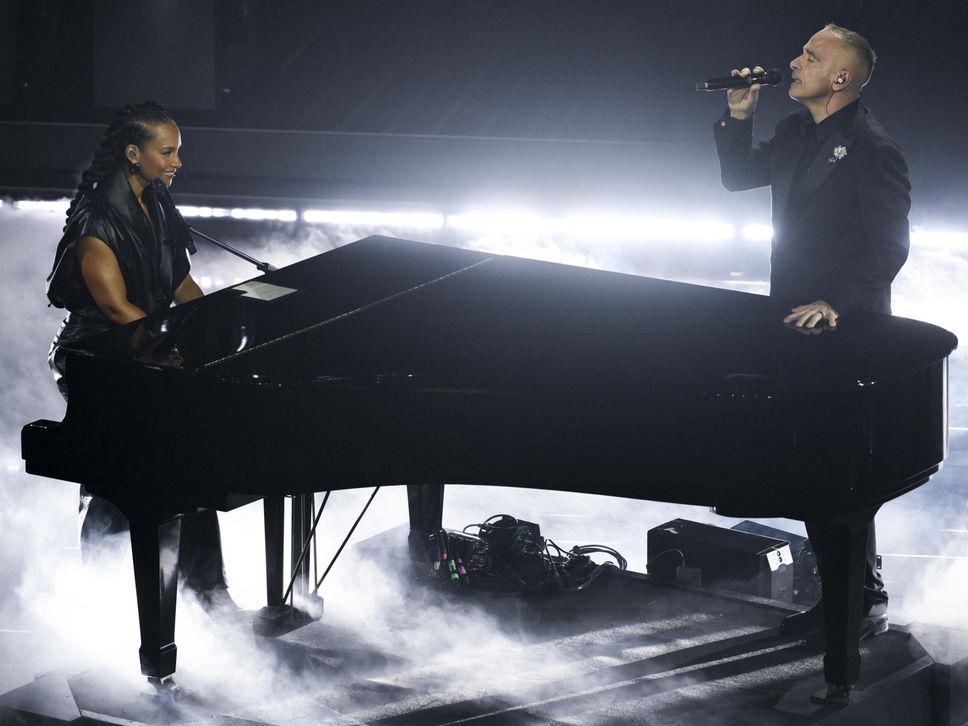 L’esibizione di Alicia Keys ed Eros Ramazzotti