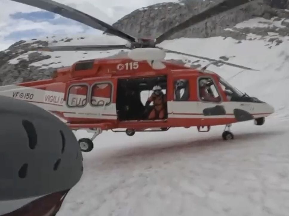 Vigili del fuoco con l’elicottero «Drago»