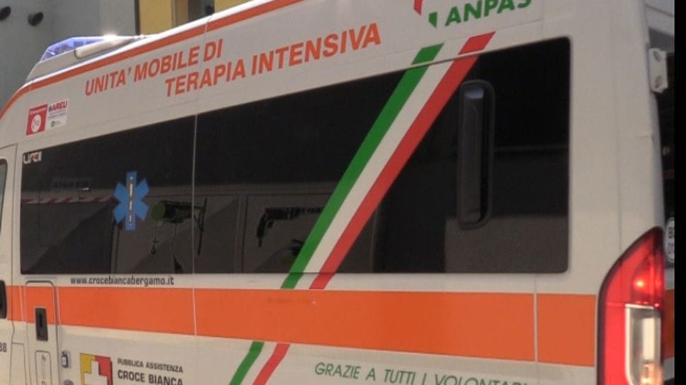 Il bambino è stato trasportato al Papa Giovanni XXIII in ambulanza