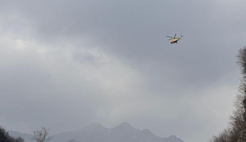 L’Elisoccorso in azione a Vertova: ferito un 48enne lungo il sentiero verso il bivacco Testa