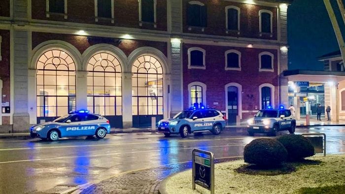 https://storage.ecodibergamo.it/media/photologue/2026/2/3/photos/cache/treviglio-e-bergamo-controlli-della-polizia-53-persone-identificate-in-una-ser_9de2f7d8-00f2-11f1-a626-8f4ad7da1a93_1920_1080_v3_large_16_9.jpeg