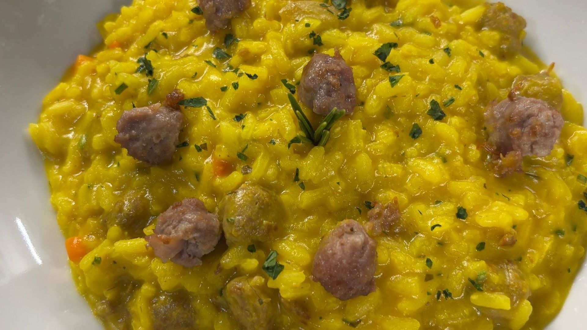 A «La Scagna» buon cibo e musica live: chiacchiere, frittelle e rock’n’roll