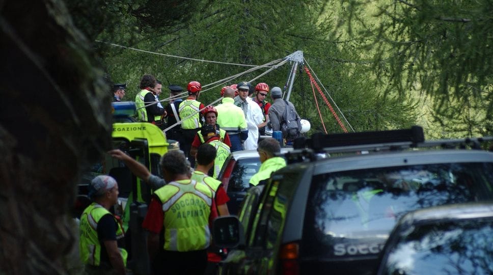 Uno scatto delle ricerche al Passo del Vivione per ritrovare i corpi dei coniugi Donegani