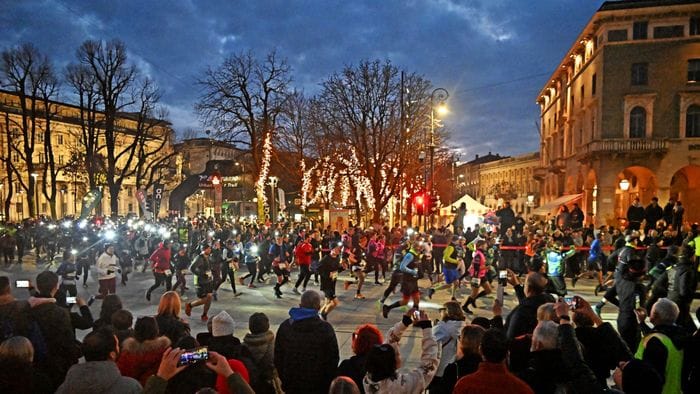 A Bergamo l’Urban Night Trail: oltre duemila atleti tra il Sentierone e Città Alta   Foto