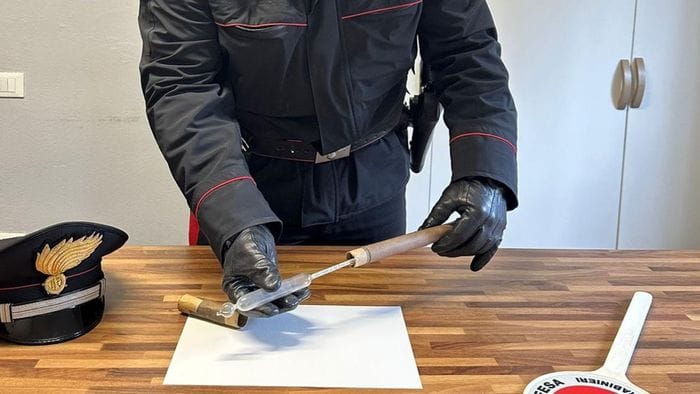 a ranica crede di avere dell8217esplosivo in cantina ma 232 un alcolometro