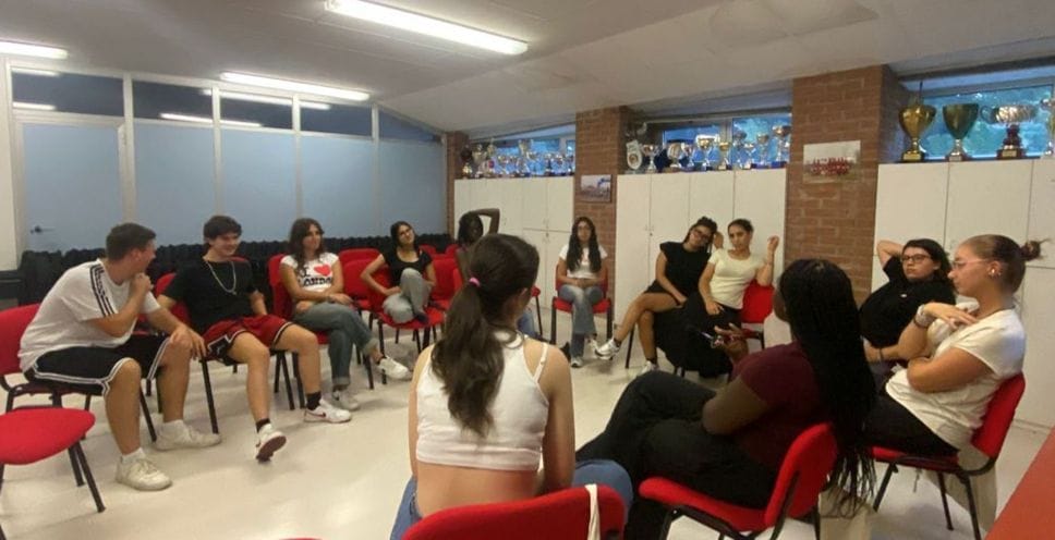 La Cria, «Compagnia ragazzi in atto»