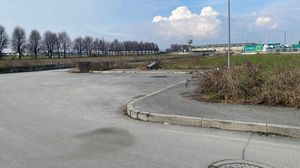 La zona lungo l’ex statale 525 dove è stata soccorsa la donna